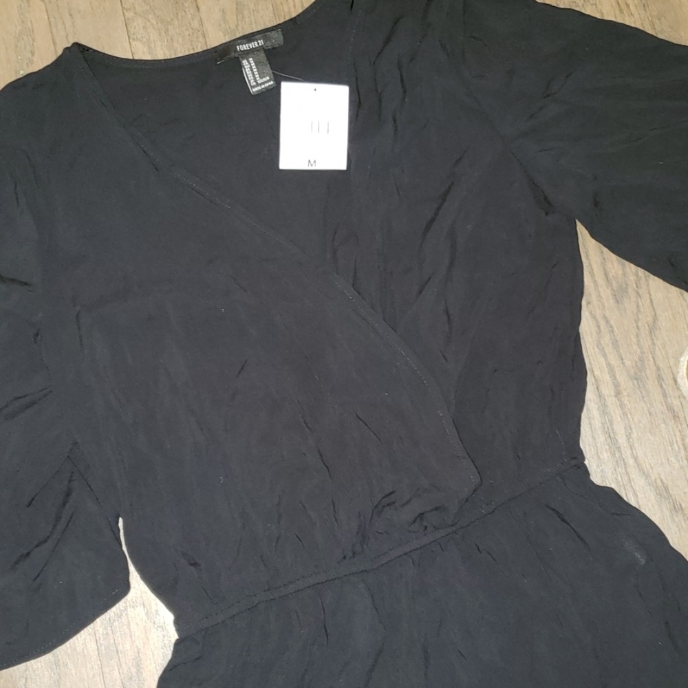 Forever 21 Deep V Neck 3/4 Flare Sleeve Romper - Picture 3 of 4